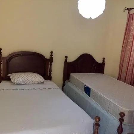 Fuer 4 Personen In Algoz, Algarve